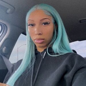 Meet your Posher, Kiana